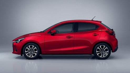 Motoren en specificaties nieuwe Mazda2 bekend gemaakt. Persintroductie vindt plaats op 2 en 3 november in Barcelona.