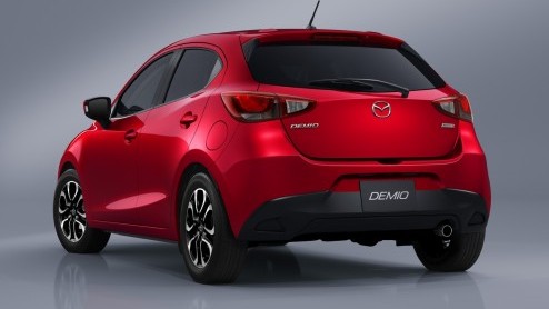 Motoren en specificaties nieuwe Mazda2 bekend gemaakt. Persintroductie vindt plaats op 2 en 3 november in Barcelona.