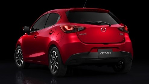 Motoren en specificaties nieuwe Mazda2 bekend gemaakt. Persintroductie vindt plaats op 2 en 3 november in Barcelona.