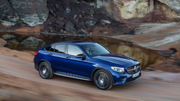 Mercedes trekt het doek van de GLC Coup tijdens de NYIAS 2016, de New York Auto Show.