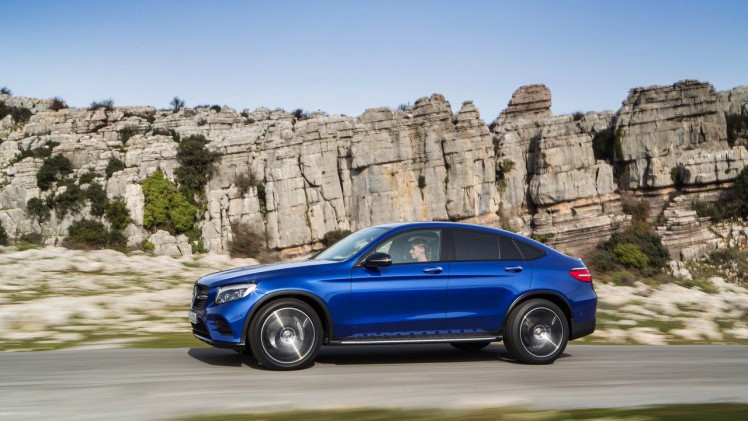 Mercedes trekt het doek van de GLC Coup tijdens de NYIAS 2016, de New York Auto Show.