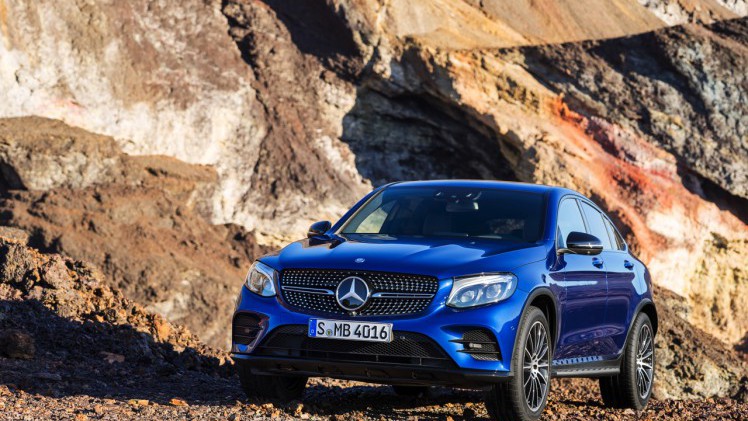 Mercedes trekt het doek van de GLC Coup tijdens de NYIAS 2016, de New York Auto Show.
