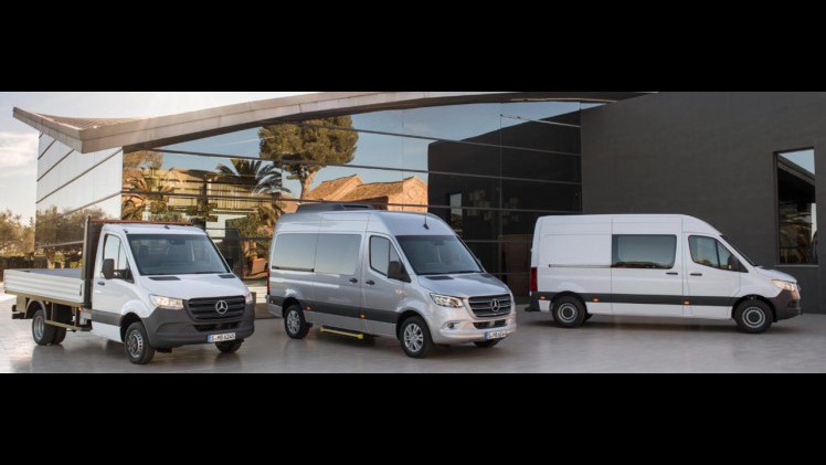 Mercedes brengt in juni de nieuwe Sprinter op de markt voortaan ook met voorwielaandrijving.