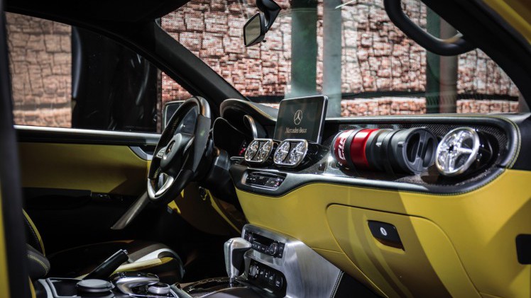Mercedes toont studiemodel van de X-Klasse, de nieuwe modelreeks voor pick-ups van Mercedes-Benz. Na de presentatie van de Concept X-Klasse start de productie van de pick-up in 2017.