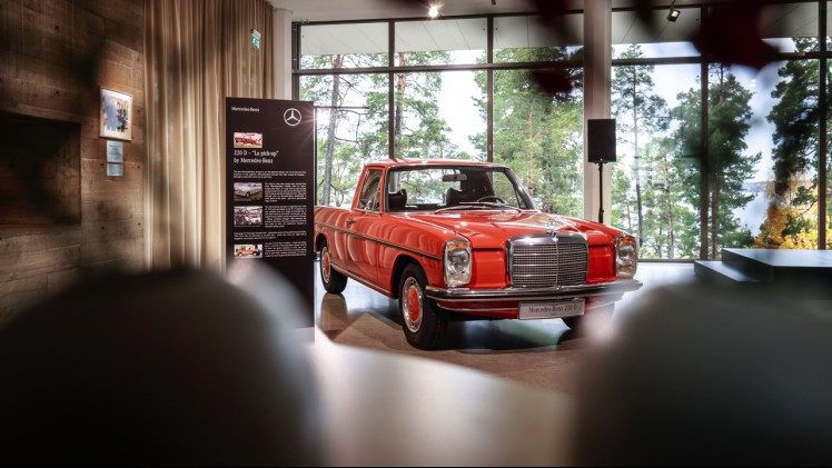 Mercedes toont studiemodel van de X-Klasse, de nieuwe modelreeks voor pick-ups van Mercedes-Benz. Na de presentatie van de Concept X-Klasse start de productie van de pick-up in 2017.