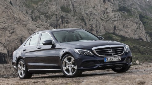 Rijtest nieuwe Mercedes C-Klasse. De nieuwe C-Klasse van Mercedes is een S in compacte vorm.