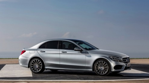 Nieuwe C-Klasse W205 van Mercedes-Benz nu officieel onthuld. Live presentatie op Auto Show in Detroit, januari 2014.