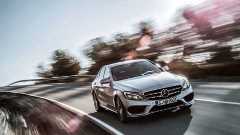 Nieuwe C-Klasse W205 van Mercedes-Benz nu officieel onthuld. Live presentatie op Auto Show in Detroit, januari 2014.