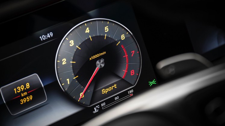 Autotest nieuwe Mercedes-Benz E-Klasse, type W213. De redactie rijdt met de E220d, E350d en E350e plug-in hybride die later in 2016 op de markt komt.