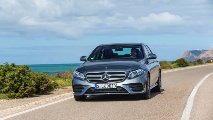 Autotest nieuwe Mercedes-Benz E-Klasse, type W213. De redactie rijdt met de E220d, E350d en E350e plug-in hybride die later in 2016 op de markt komt.