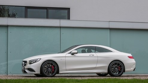 Nieuwe Mercedes-Benz S 63 AMG Coup wordt voorgesteld op de New York Auto Show 2014. Wordt eerst leverbaar met 4MATIC en later als achterwielaangedreven variant. Elk met eigen hardware.