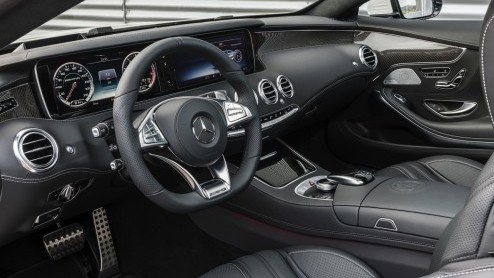 Nieuwe Mercedes-Benz S 63 AMG Coup wordt voorgesteld op de New York Auto Show 2014. Wordt eerst leverbaar met 4MATIC en later als achterwielaangedreven variant. Elk met eigen hardware.