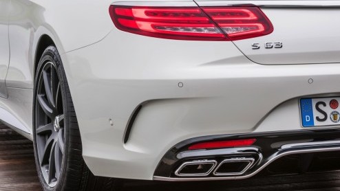 Nieuwe Mercedes-Benz S 63 AMG Coup wordt voorgesteld op de New York Auto Show 2014. Wordt eerst leverbaar met 4MATIC en later als achterwielaangedreven variant. Elk met eigen hardware.