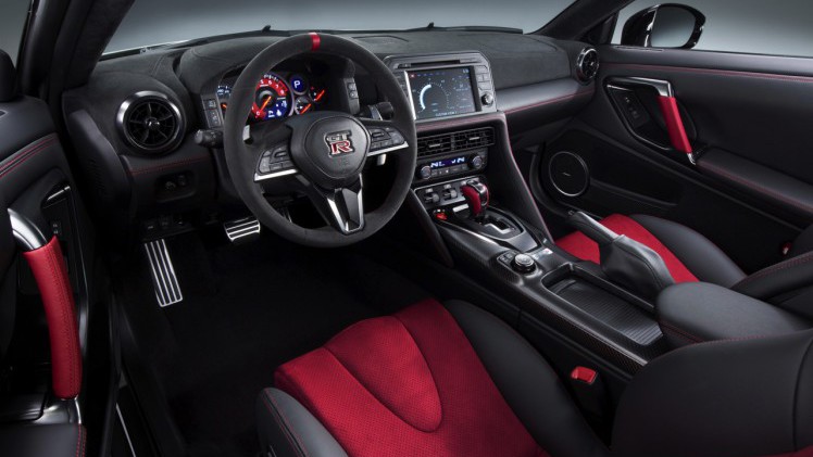 Nieuwe Nissan GT-R is nog sneller als NISMO. De 2017-uitvoering komt na de zomer op de markt met 600 pk en koolstofvezel upgrades.