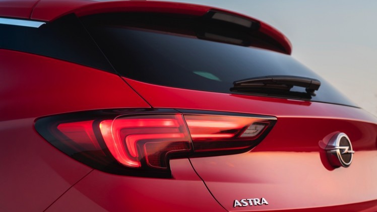 Nieuwe Opel Astra hatchback nu officieel digitaal onthuld.