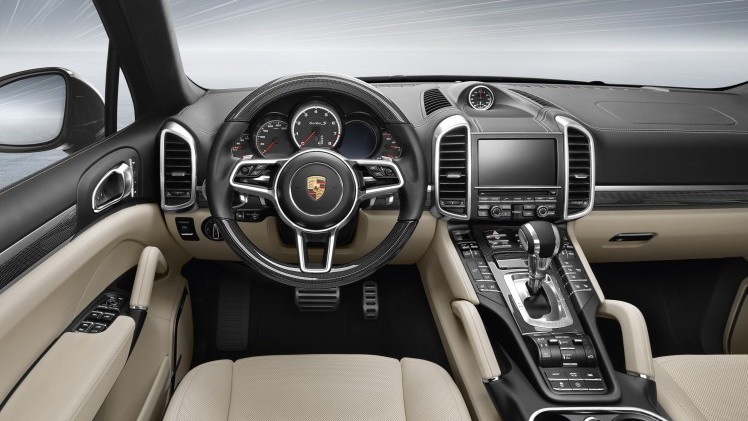 Porsche Cayenne Turbo S beleeft debuut op Detroit Auto Show met 570 pk, 800 Nm en een record rondetijd.