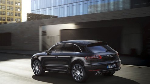 Porsche Macan maakt debuut in Tokio en Los Angeles. Begin april 2014 in Nederlandse showrooms. Prijzen vanaf 75 mille.