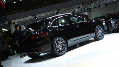 Porsche Macan maakt debuut in Tokio en Los Angeles. Begin april 2014 in Nederlandse showrooms. Prijzen vanaf 75 mille.