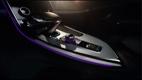 Alle details over de nieuwe generatie Renault Espace, die getransformeerd is van MPV naar crossover met vierwielbesturing, LED-verlichting en massagestoelen.