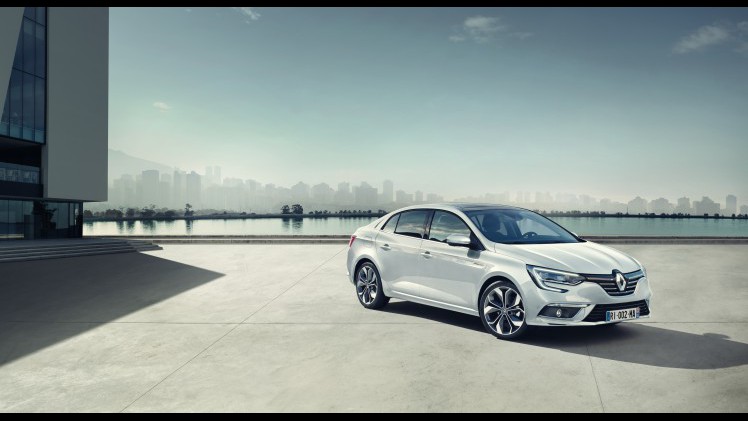 De nieuwe Renault Mgane laat zich nu ook zien als Grand Coup. Het is de chique benaming voor een sedan.