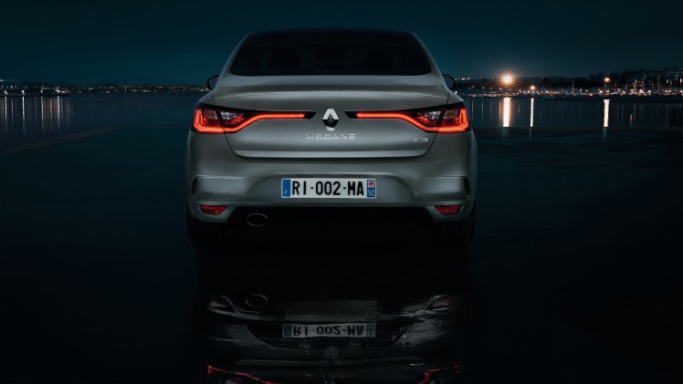 De nieuwe Renault Mgane laat zich nu ook zien als Grand Coup. Het is de chique benaming voor een sedan.