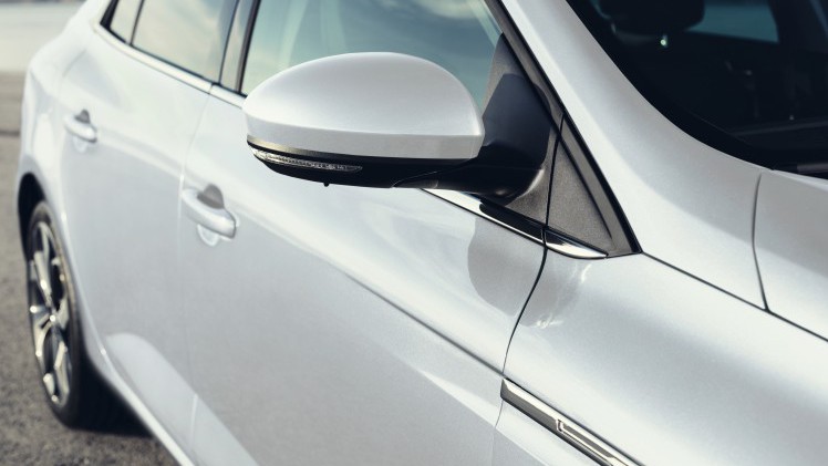 De nieuwe Renault Mgane laat zich nu ook zien als Grand Coup. Het is de chique benaming voor een sedan.