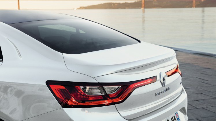 De nieuwe Renault Mgane laat zich nu ook zien als Grand Coup. Het is de chique benaming voor een sedan.