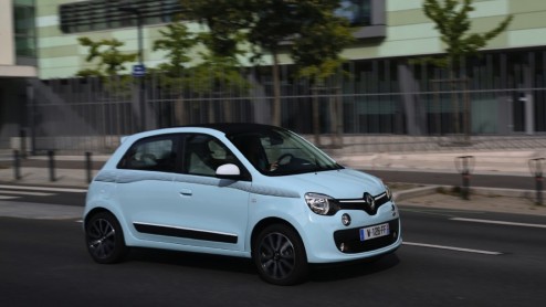 Nieuwe Renault Twingo 2014 autotest, we hebben een rij-impressie van de nieuwe Renault Twingo, gereden in Nantes, Frankrijk tijdens de introductie.