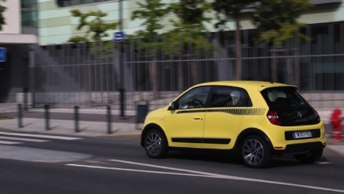 Nieuwe Renault Twingo 2014 autotest, we hebben een rij-impressie van de nieuwe Renault Twingo, gereden in Nantes, Frankrijk tijdens de introductie.