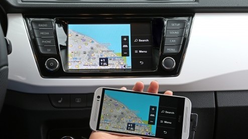 Autotest nieuwe Skoda Fabia 1.2 TSI met 90 pk en 110 pk. Gereden met de nieuwe generatie Fabia in de omgeving van Lissabon.