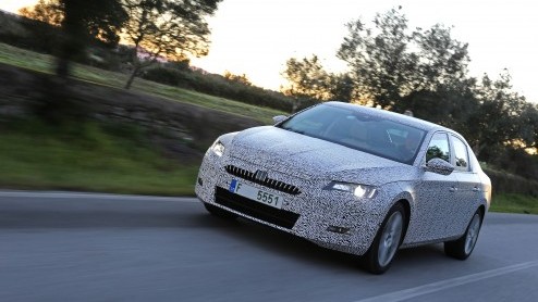 Eerste beelden en beloftes van nieuwe generatie Skoda Superb, het vlaggenschip van Skoda komt in 2015 en wordt nog ruimer.