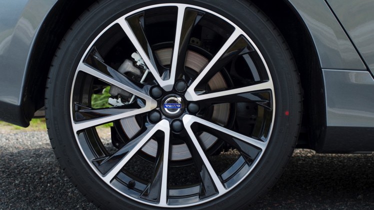 Volvo levert de vierwielaangedreven T6 AWD DRIVE-E motor in de XC60, V60 en S60. De voorwielaangedreven variant is komen te vervallen.