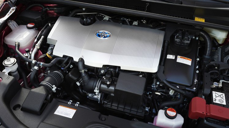 Autotest nieuwe Toyota Prius. De zuinigste auto zonder stekker ter wereld is de hybride Toyota Prius. We reden met de vierde generatie en die blijkt over veel meer kwaliteiten te beschikken.