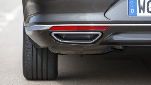 Autotest nieuwe Volkswagen Passat Variant met 1.4 TSI ACT en 2.0 TDI 240 pk. Rijtest van de achtste generatie Passat, voor de zakelijk rijder van Nederland.