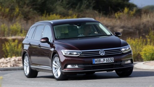 Autotest nieuwe Volkswagen Passat Variant met 1.4 TSI ACT en 2.0 TDI 240 pk. Rijtest van de achtste generatie Passat, voor de zakelijk rijder van Nederland.