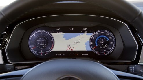 Autotest nieuwe Volkswagen Passat Variant met 1.4 TSI ACT en 2.0 TDI 240 pk. Rijtest van de achtste generatie Passat, voor de zakelijk rijder van Nederland.