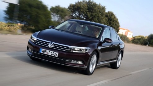 Autotest nieuwe Volkswagen Passat Variant met 1.4 TSI ACT en 2.0 TDI 240 pk. Rijtest van de achtste generatie Passat, voor de zakelijk rijder van Nederland.