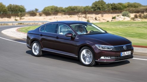 Autotest nieuwe Volkswagen Passat Variant met 1.4 TSI ACT en 2.0 TDI 240 pk. Rijtest van de achtste generatie Passat, voor de zakelijk rijder van Nederland.