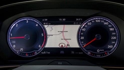 Autotest nieuwe Volkswagen Passat Variant met 1.4 TSI ACT en 2.0 TDI 240 pk. Rijtest van de achtste generatie Passat, voor de zakelijk rijder van Nederland.