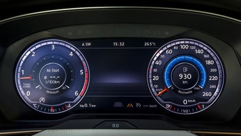 Autotest nieuwe Volkswagen Passat Variant met 1.4 TSI ACT en 2.0 TDI 240 pk. Rijtest van de achtste generatie Passat, voor de zakelijk rijder van Nederland.