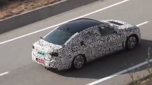 Nieuwe Volkswagen Passat B8 maakt zich op voor introductie op Autosalon Parijs 2014.