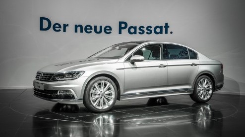 Prijzen en uitvoeringen van nieuwe Volkswagen Passat bekend gemaakt. De nieuwe middenklasser is er vanaf 30.190 euro, waarbij de 1.6 TDI en 2.0 TDI in aanmerking komen voor 20% bijtelling.