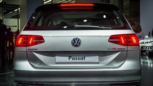 Prijzen en uitvoeringen van nieuwe Volkswagen Passat bekend gemaakt. De nieuwe middenklasser is er vanaf 30.190 euro, waarbij de 1.6 TDI en 2.0 TDI in aanmerking komen voor 20% bijtelling.