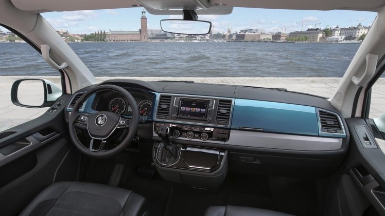 Autotest en rijimpressie van Volkswagen Transporter T6 2.0 TDI 75 kW en Multivan 2.0 TDI 140 kW.