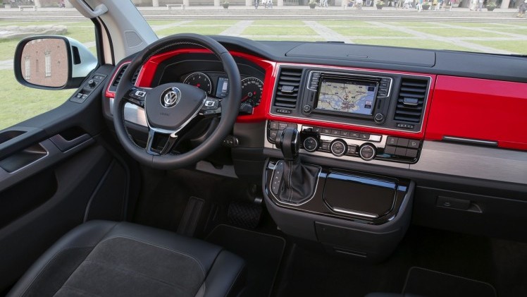 Autotest en rijimpressie van Volkswagen Transporter T6 2.0 TDI 75 kW en Multivan 2.0 TDI 140 kW.