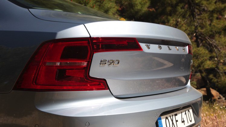 Autotest Volvo S90 T6 en V90 D5 AWD PowerPulse, de nieuwe topmodellen van Volvo waarmee de Zweden het premium en luxe segment betreedt. Klaar voor de Duitsers?