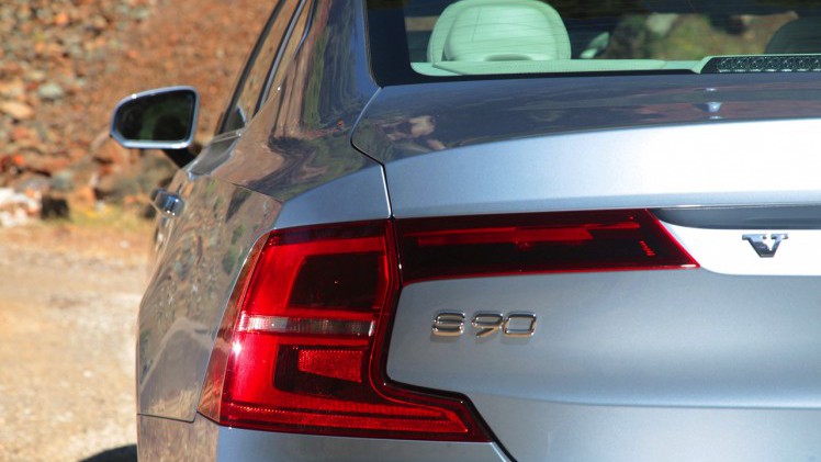 Autotest Volvo S90 T6 en V90 D5 AWD PowerPulse, de nieuwe topmodellen van Volvo waarmee de Zweden het premium en luxe segment betreedt. Klaar voor de Duitsers?