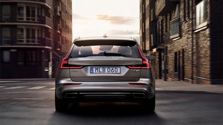 Volvo laat zonder teasers vooraf ineens de nieuwe V60 op de wereld los.