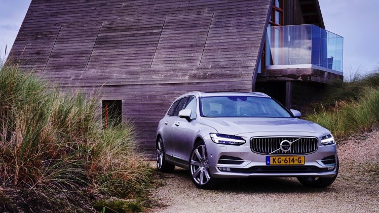 Volvo V90 nu bij de Nederlandse dealer en de 2017-prijzen zijn bekend.