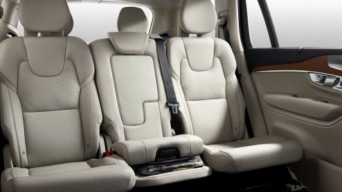 Volvo weet de gemoederen wel bezig te houden als het gaat om de nieuwe XC90. De Zweden geven beetje bij beetje meer informatie vrij over de nieuwe SUV, waarvan het debuut in augustus staat gepland.